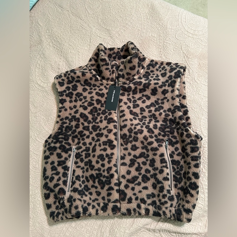 NWT Abercrombie & Fitch Leopard YPB neoWARM Vest Large